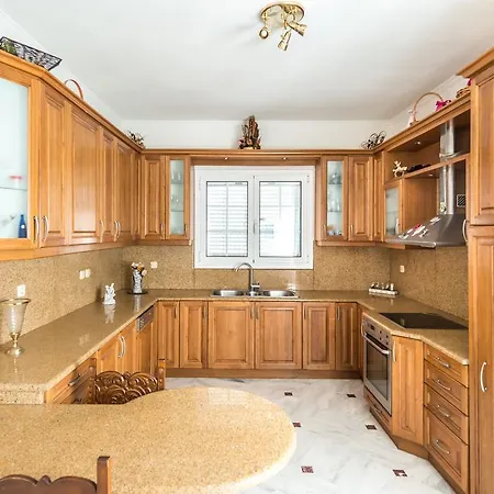 Semiramis Apartment *